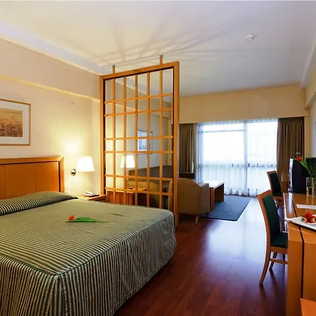 Отель Roma 3*